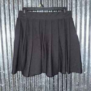 Black Skirt!